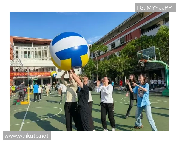 足球明星表演赛趣味横生球场上搞笑瞬间让人捧腹大笑