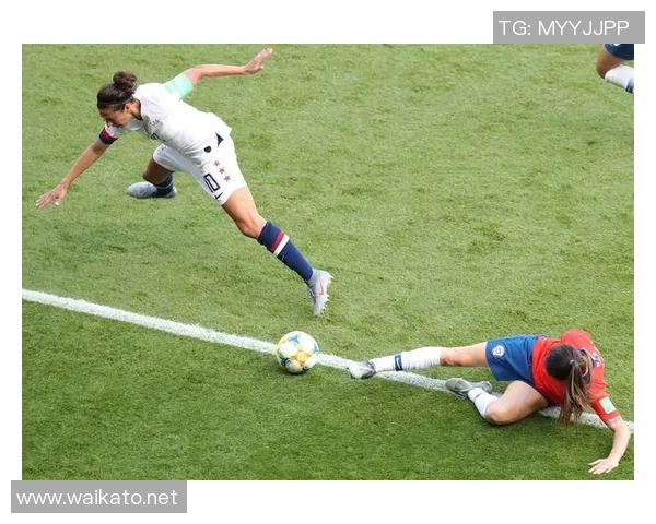 智利腰斩足球明星背后的故事与成就揭秘